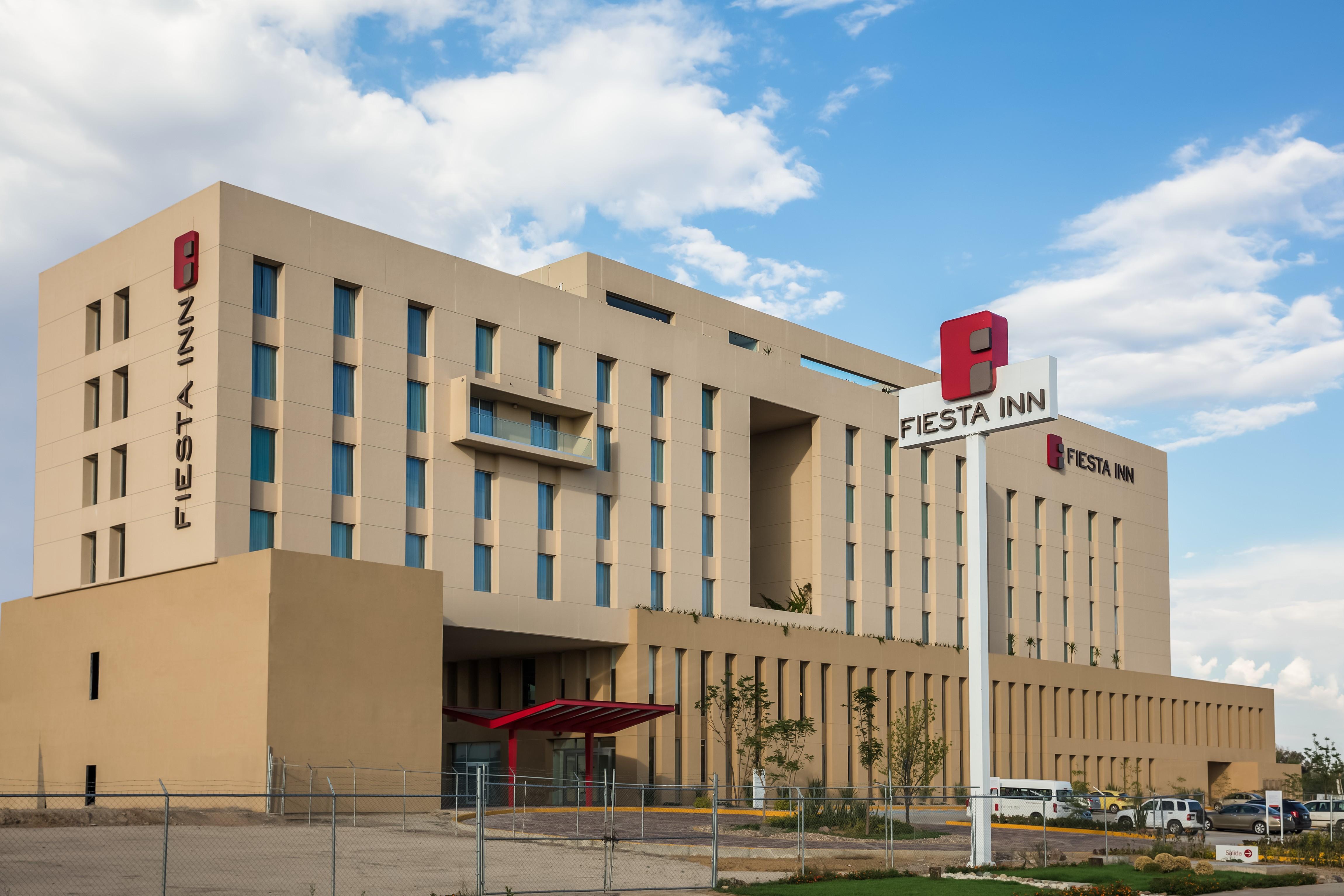 Fiesta Inn Silao Puerto Interior Exteriér fotografie